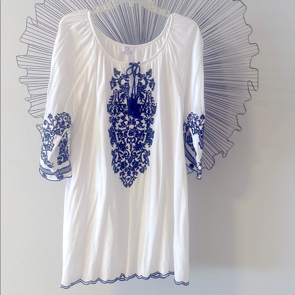 Chic Connection “CC” White & Navy Embroidered Tunic Mini Size M